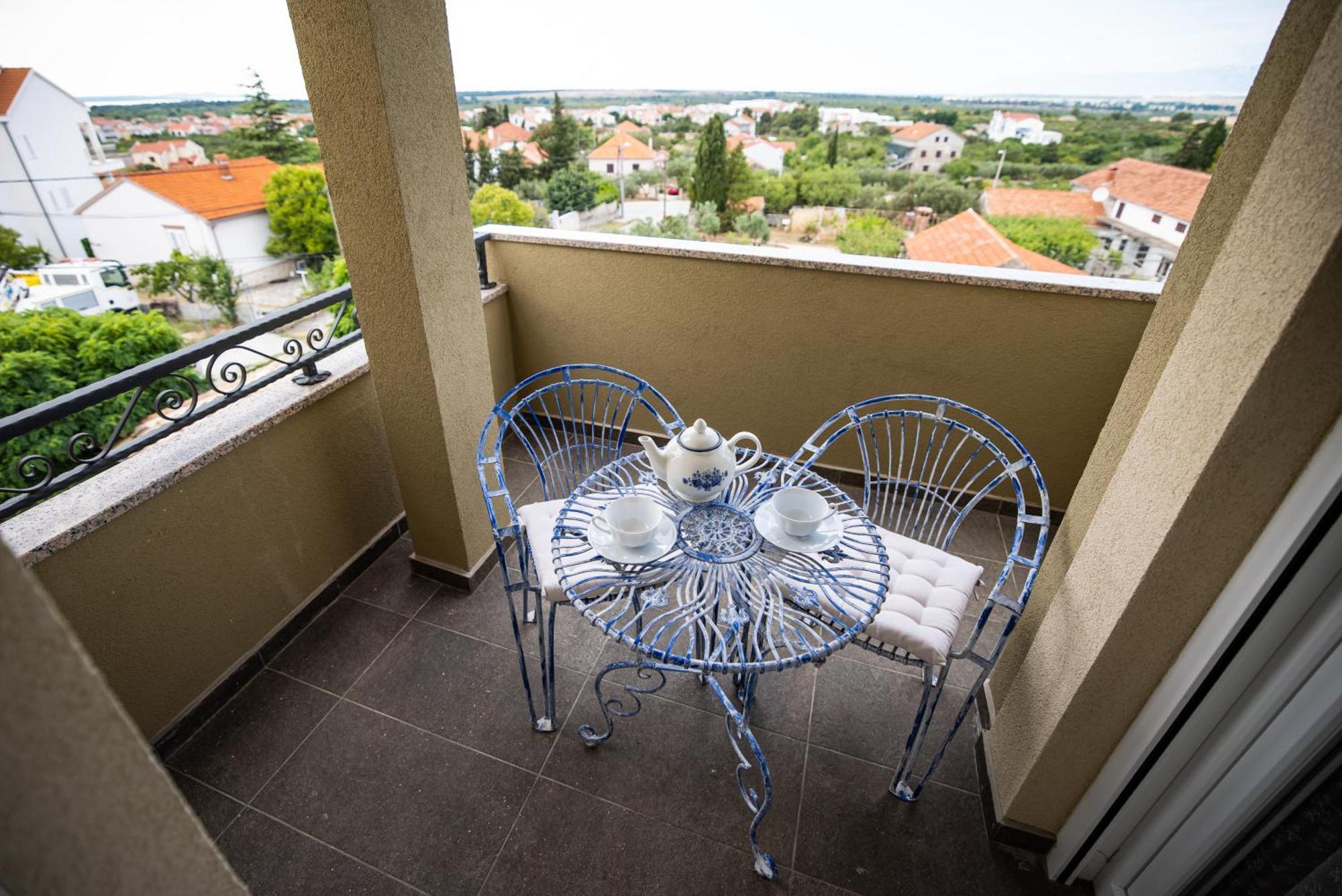 Kontrada Villa *