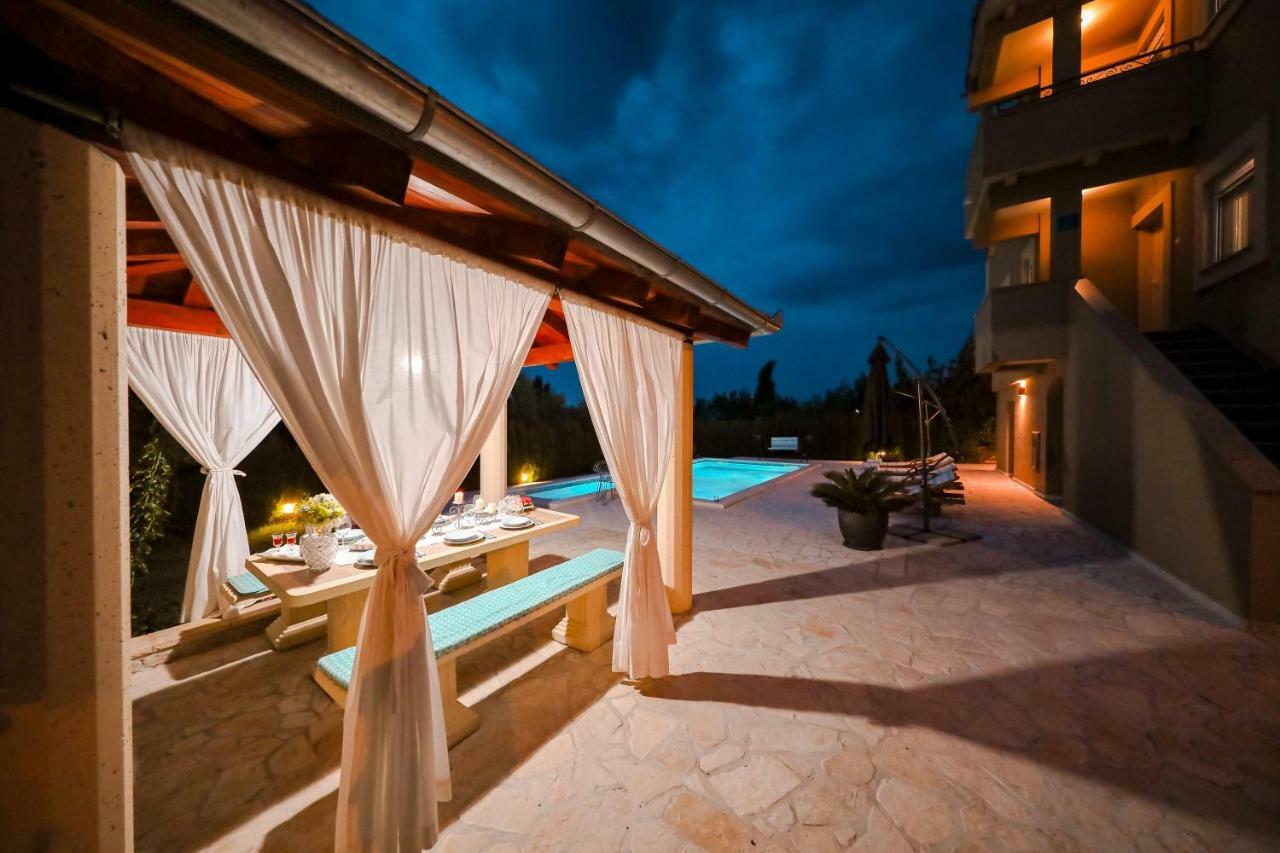 Kontrada Villa